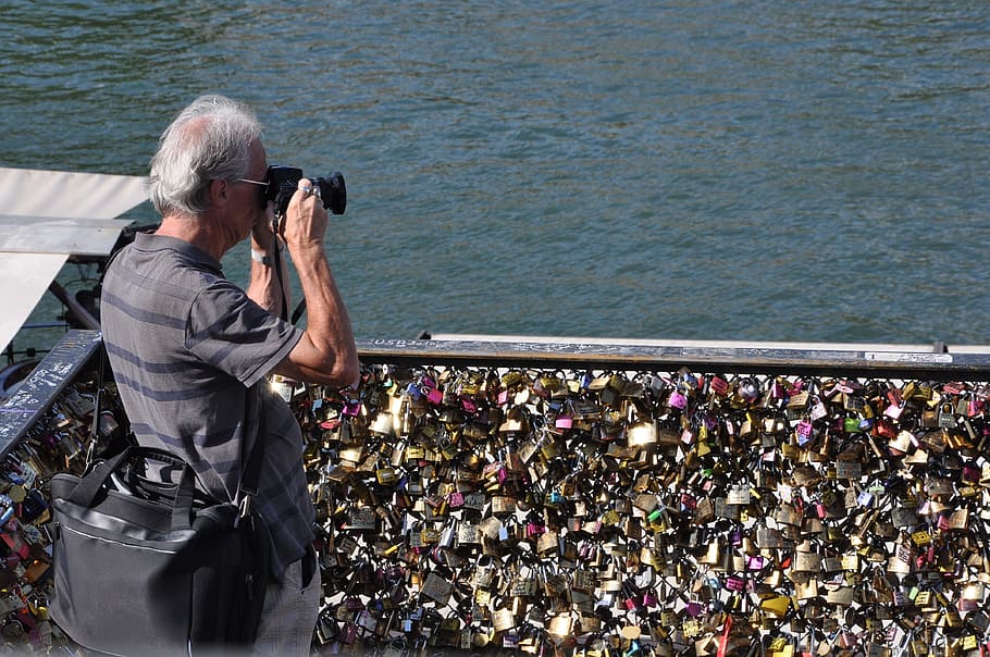 Paris, Photographer, Lock, Bridge, Love, focus, romance, padlock, valentine, couple
