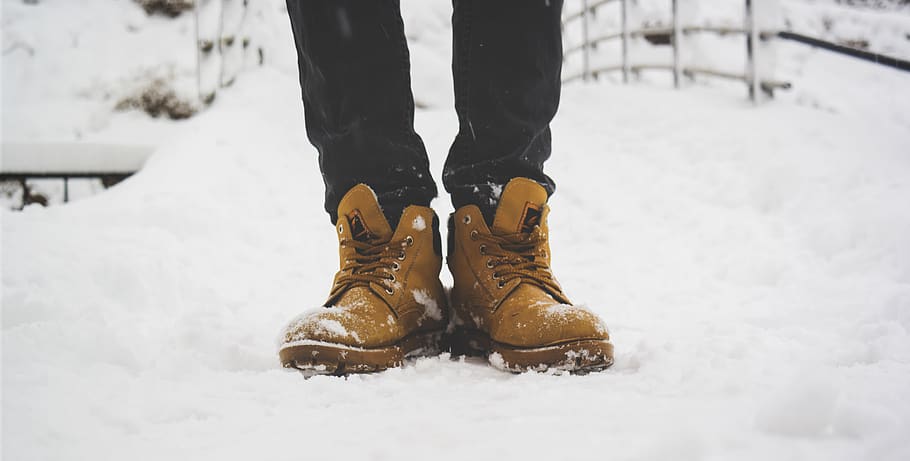 marrón, zapato, calzado, nieve, invierno, viaje, temperatura fría, sección baja, pierna humana, parte del cuerpo humano