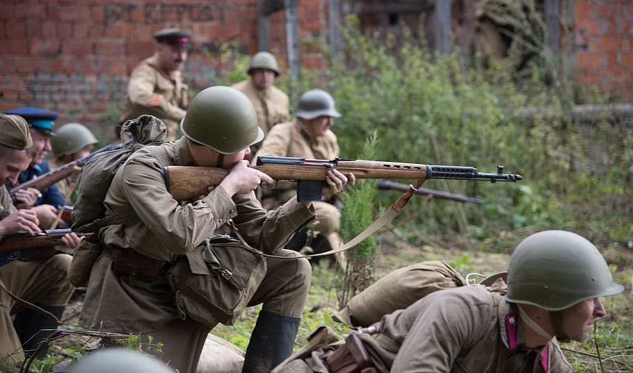 soldiers, attack, the second world war, the ussr, hostilities, reconstruction battle, battle, military attack, group of people, gun