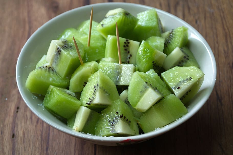 kiwi, buah, hijau, vitamin, makanan, makanan dan minuman, makanan sehat, warna hijau, kesejahteraan, mangkuk