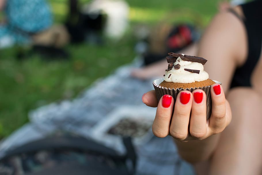 hand, Cupcake, cake, chocolate, dessert, hands, outside, pastry, sweet, people