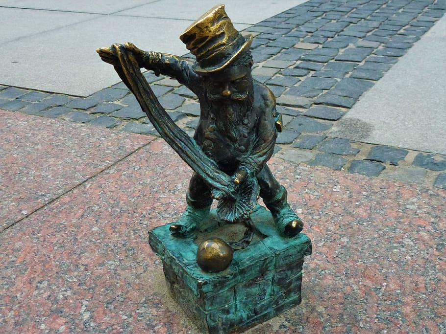 gnome, wroclaw, poland, tourism, statue bronze, sculpture, street, rynek, travel, city
