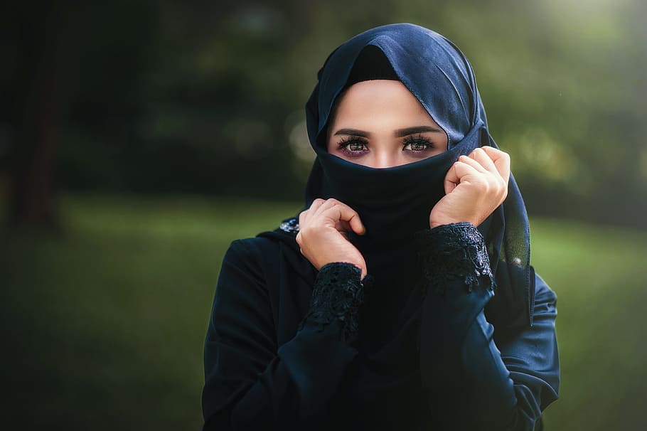 woman, wears, black, abaya dress, outdoors, people, portrait, adult, scarf, hood