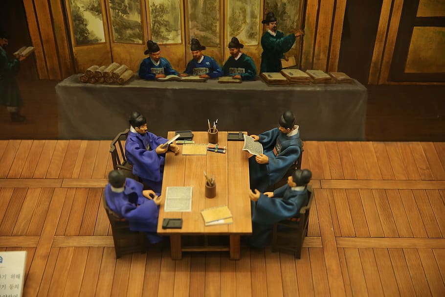 museo, dinastía joseon, jeonju, gente, religión, monje - Ocupación religiosa, sentado, grupo de personas, en el interior, piso