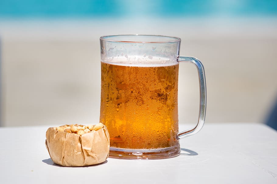 夏, プール, ビール, 休暇, ビール-アルコール, 飲み物, ラガー, アルコール, 泡状の飲み物, パイントグラス
