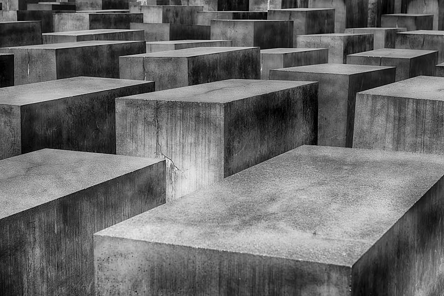 pintura en escala de grises, lápida sepulcral, holocausto, monumento conmemorativo, berlín, monumento conmemorativo del holocausto, estelas, concreto, bloques de concreto, nacional socialismo