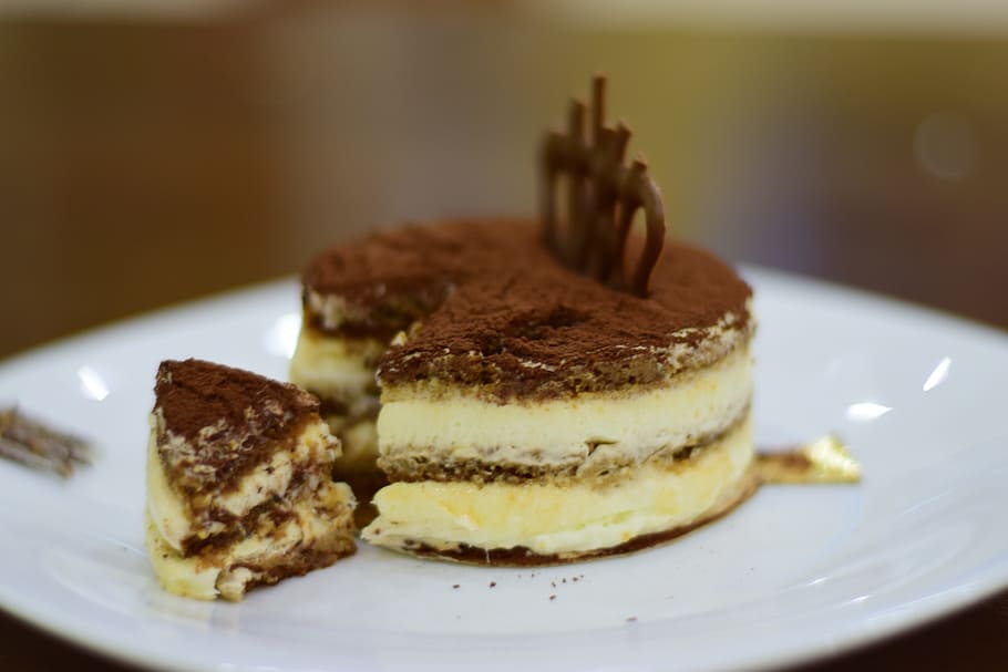 chocolate cake, white, plate, Tiramisu, Chocolate, Food, Mousse, Sweet, biscuit, dessert