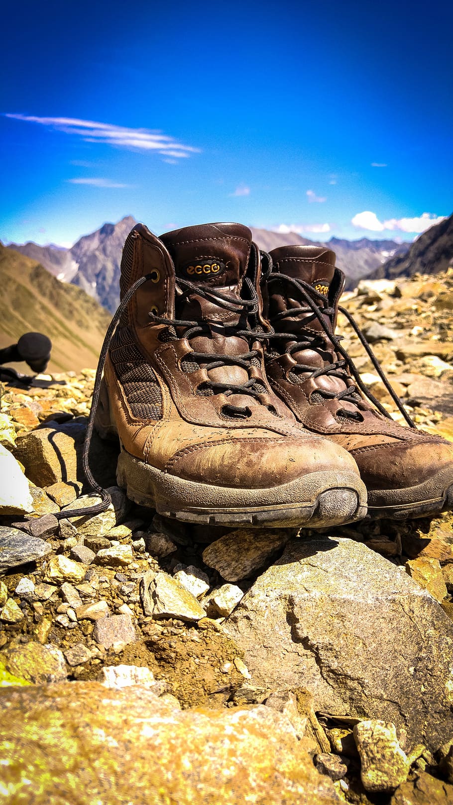 hiking, hiking shoes, shoes, hike, mountaineering shoes, mountaineering, mountain hiking, mountains, mountaineer, alpine