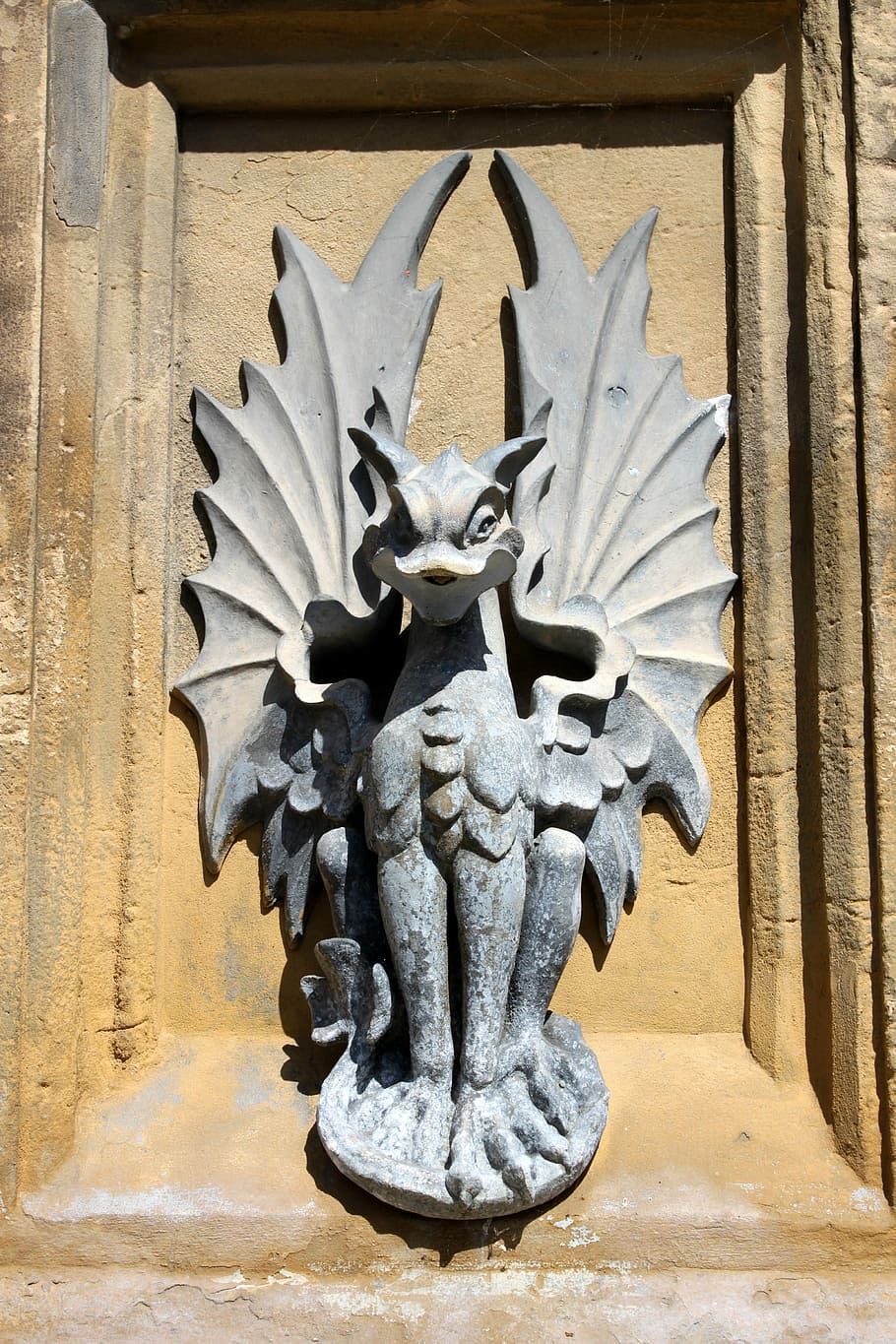 gray dragon statue, gargoyle, dragon fountain figure, water feature, creature, mythical, statue, mythical creatures, architecture, sculpture