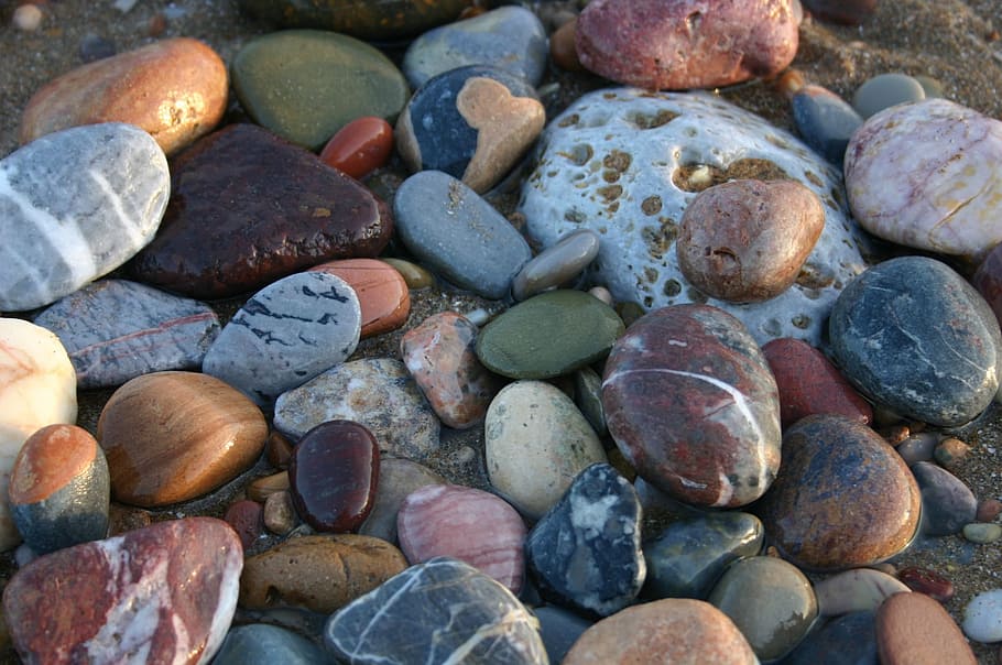 盛り合わせ色の石のロット, 石, ラウンド, 小石, 配置, グループ, ミネラル, 自然, ビーチ, モロッコ