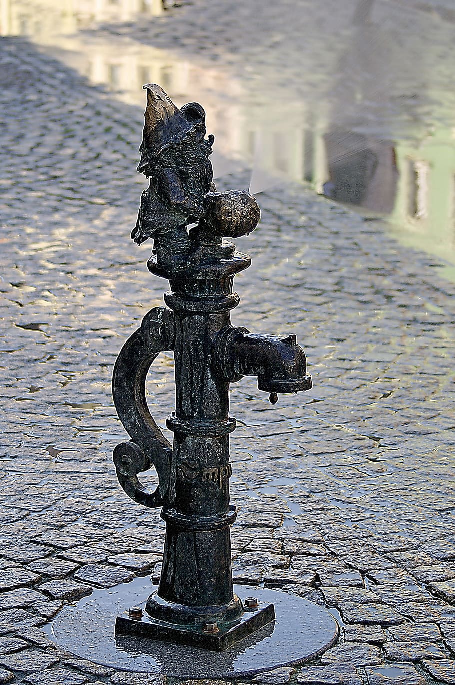 wrocław, the market, the old town, well, water intake, style, wroclaw old town, sprinkler, water, coolness