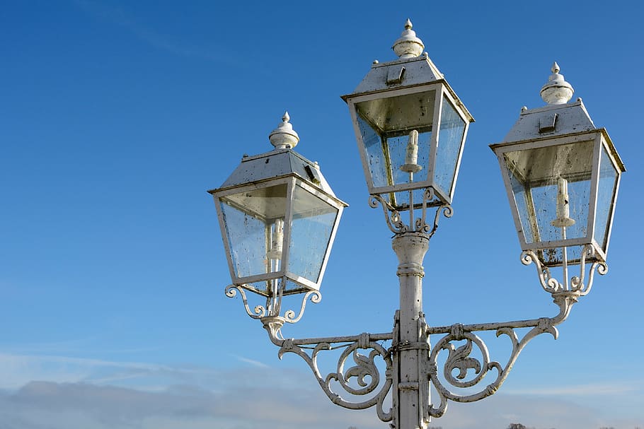 pole mounted luminaire, lantern, light, street lamp, street lighting, lighting, lamp, antique, outdoor lantern, sky