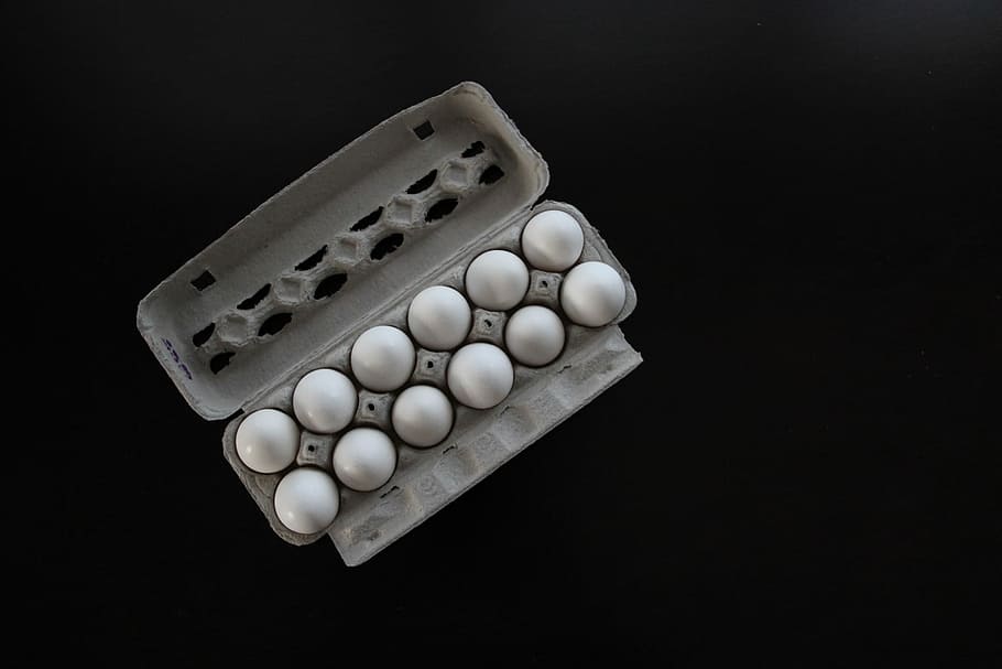 新鮮な卵, 新鮮な, 卵, イースター, 食材, ミニマル, シンプル, 白, 黒の背景, ヘルスケアと医学