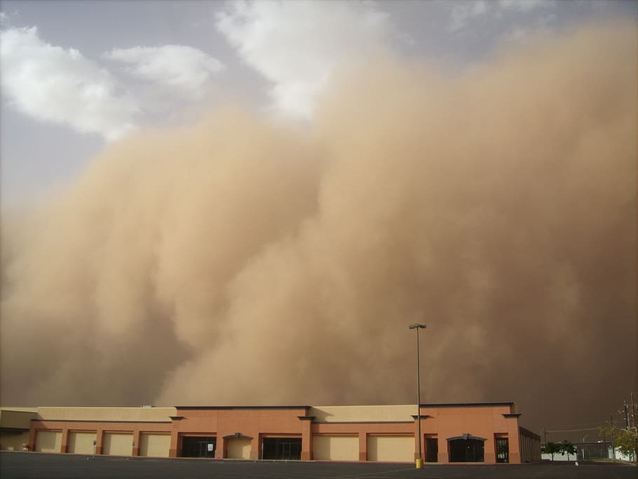 tormenta de arena durante el día, tormenta de arena, inundación de arena, tormenta, polvo, suciedad, haboob, clima, arena, exterior del edificio
