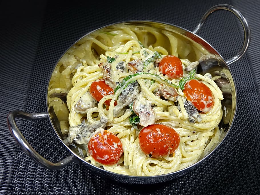 creamy pasta, italian, olive oil, food, tomato, garlic, mushroom, vegetable, cheese, pasta