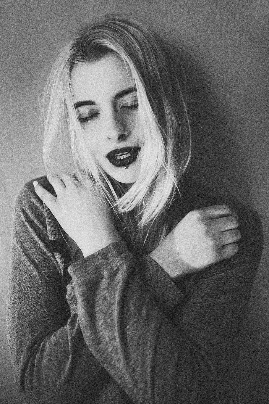 grayscale photography, woman, sweater, grayscale, photography, bw, retro, girl, portrait, posture