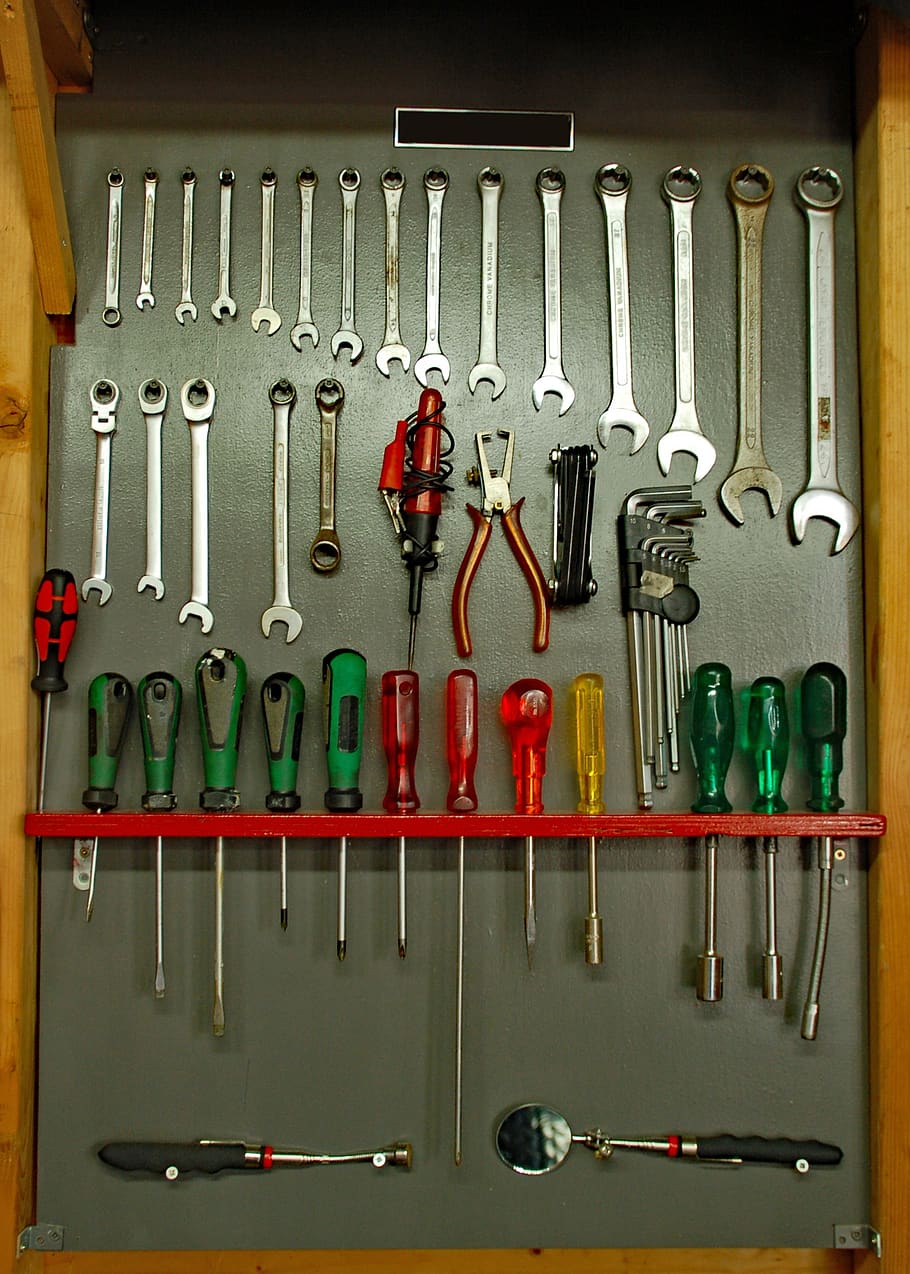 equipment, tools, screwdriver, hang, work tool, tool, hand tool, large group of objects, metal, indoors