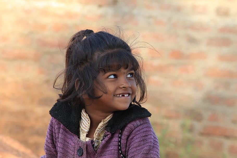 poor girl, happy, girl, poverty, india, cute, happiness, smile, female, outdoors