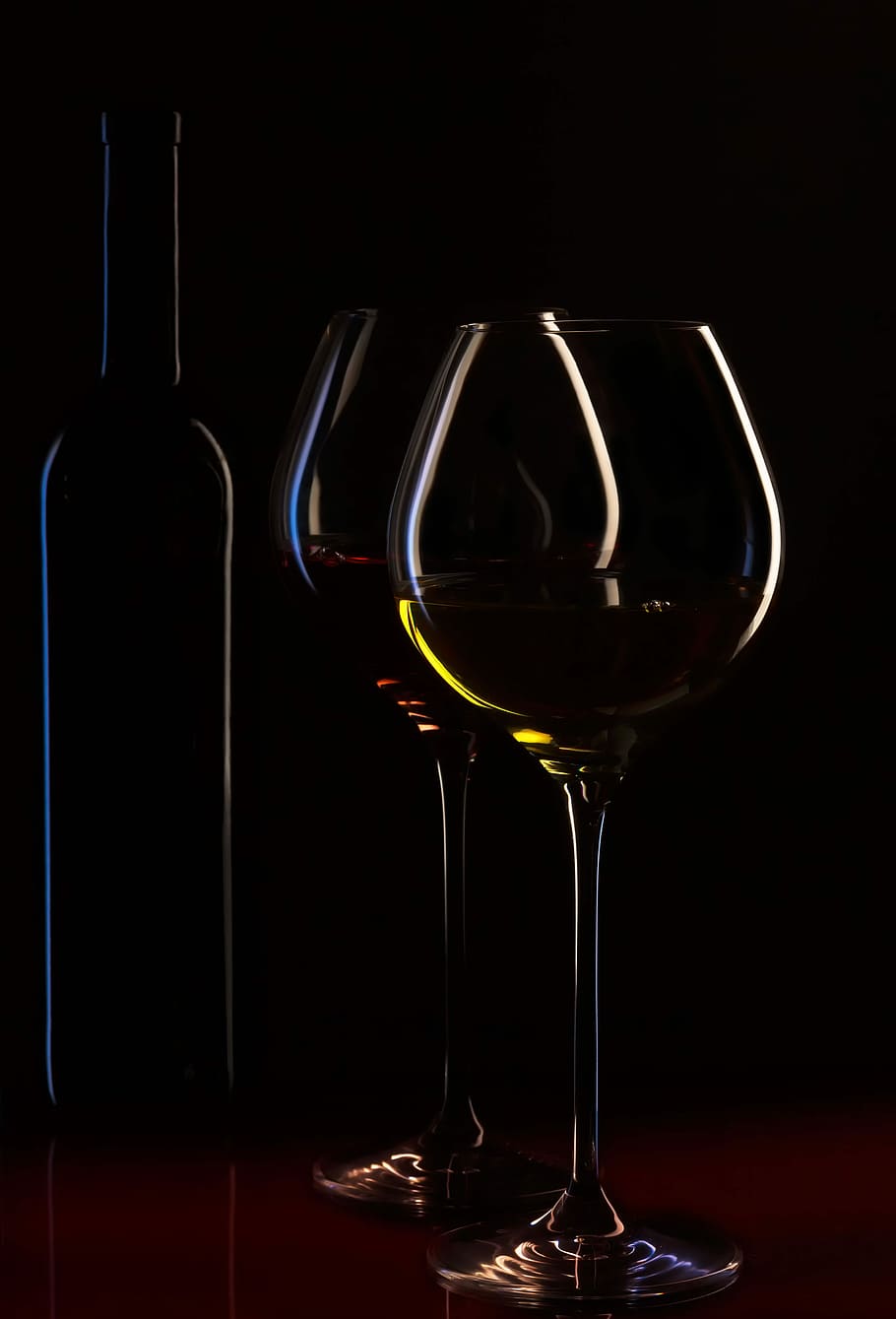 taças de vinho escuras, Escuro, taças de vinho, garrafa, vidro, vinho, taça de vinho, álcool, copo de vinho, bebida