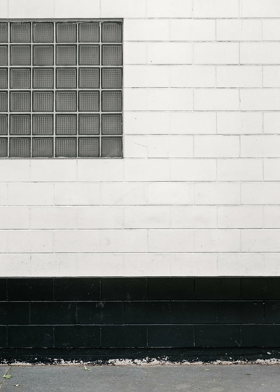blanco, negro, concreto, pared, ladrillos, ventana, calle, vaso, fuera de, acera