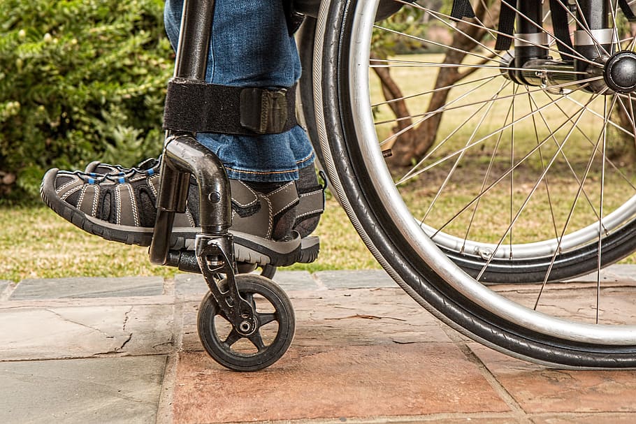gris, silla de ruedas, con ruedas, fotografía, discapacidad, parapléjico, lesionado, discapacitado, médico, seguro