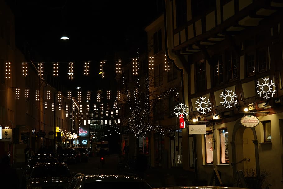 Carretera, callejón, decoración navideña, iluminación, navidad, ciudad, centro de la ciudad, iluminado, interiores, noche