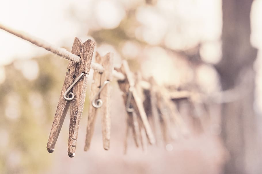 clothespins, clothesline, laundry, hanging, selective focus, close-up, wood - material, focus on foreground, clothespin, nature