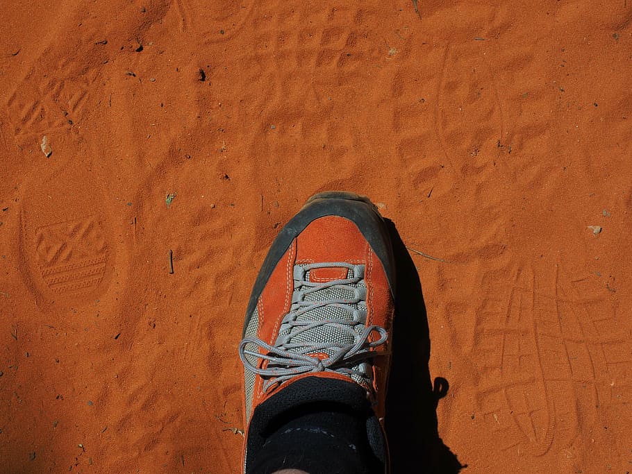 shoe, reprint, traces, sand, tracks in the sand, footprints, footprint, red, reddish, orange
