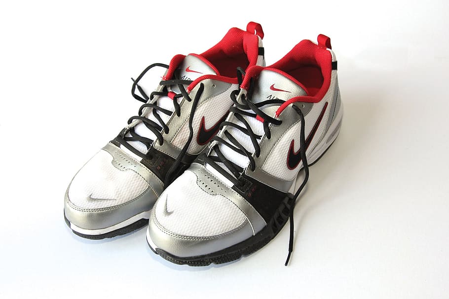 sepatu low-top putih-hitam-perak-dan-merah nike, unlaced, sepatu kets, pelari, pertunjukan, olahraga, nike, kebugaran, sehat, mens