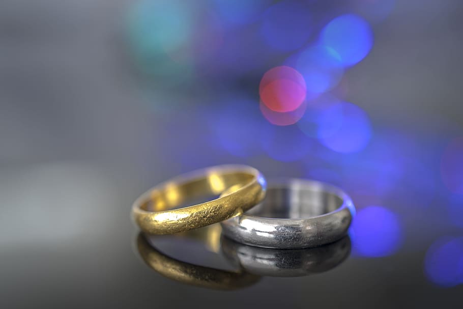 dois, ouro, faixas de casamento de prata, casamento de prata, faixas de casamento, noivado, casamento, bokeh, amor, par