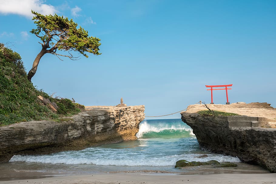 arco torii, topo, precipício, claro, céu, dia, praia, izu, península, água