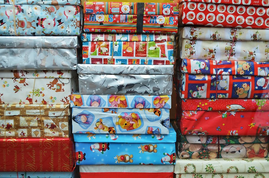 pila, lote de caja de regalo de colores variados, sorpresas, regalos, navidad, envoltura, papel, pintura, alegría, venta al por menor
