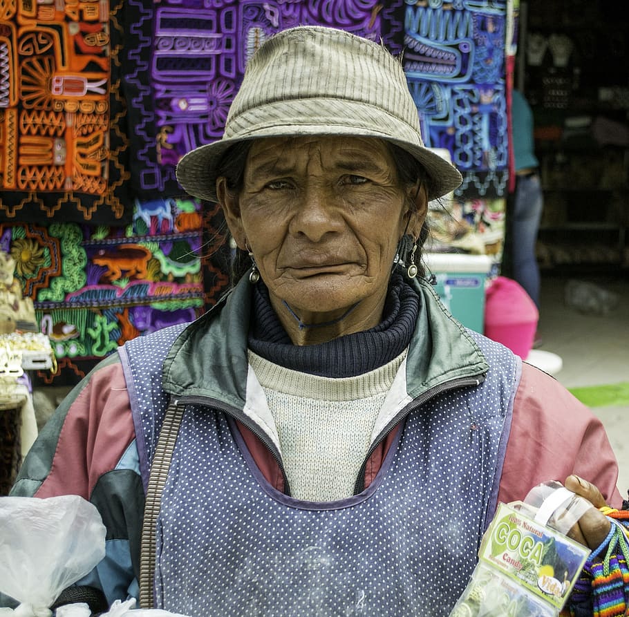 anciana, vendedor ambulante, baratijas, coca, Perú, mujer, retrato, ropa, una persona, adulto mayor