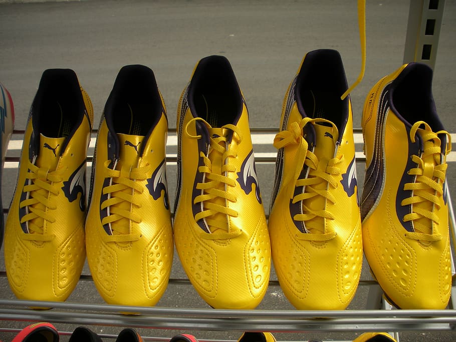 five, unpaired, yellow, cleat, exhibition shelf, running shoes, lack, sport, exercise, health