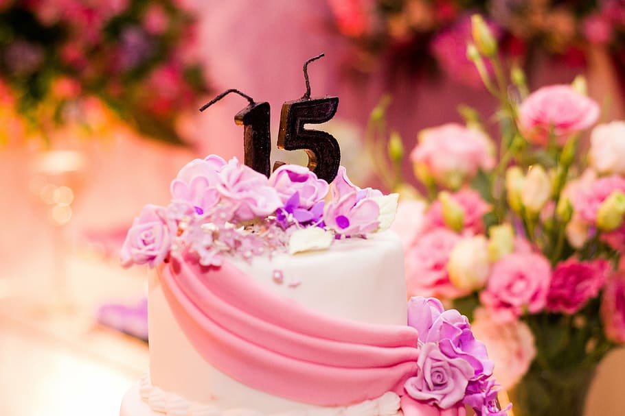 blanco, rosado, pastel de cumpleaños, flores, horneado, pastel, forma, vela, cumpleaños, fiesta