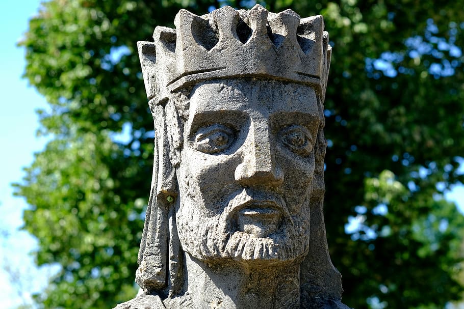 king, face, figure, expression, head, sculpture, male, crown, old, rock carving