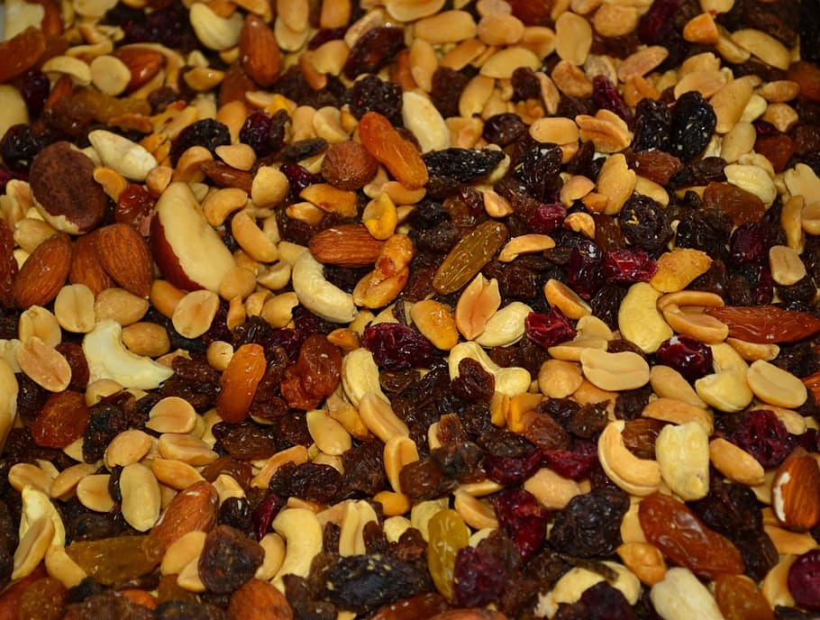 trail mix, nuts, raisins, brazil nuts, almonds, hazelnuts, nut mix, cashew, cashew nuts, food