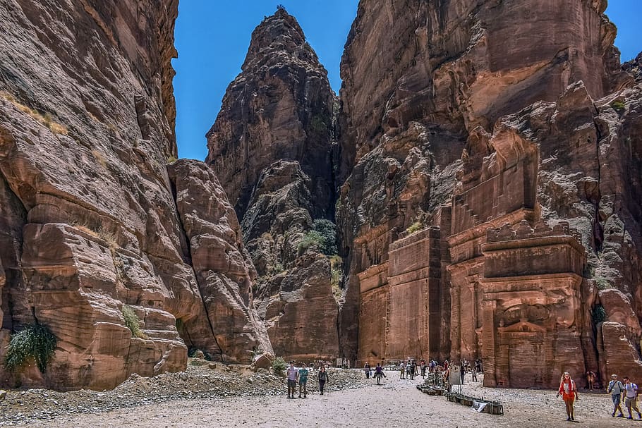 al siq canyon, canyon, gorge, travel, adventure, desert, petra, jordan, geology, stone
