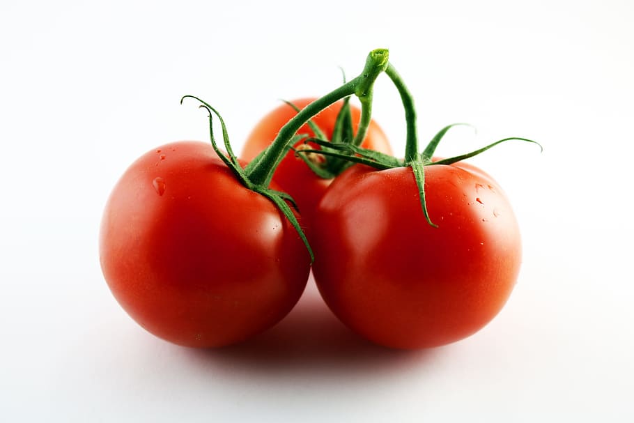 3つの生のトマト, トマト, 赤, 野菜, 食品, 健康, フリッシュ, ベジタリアン, おいしい, 食べる