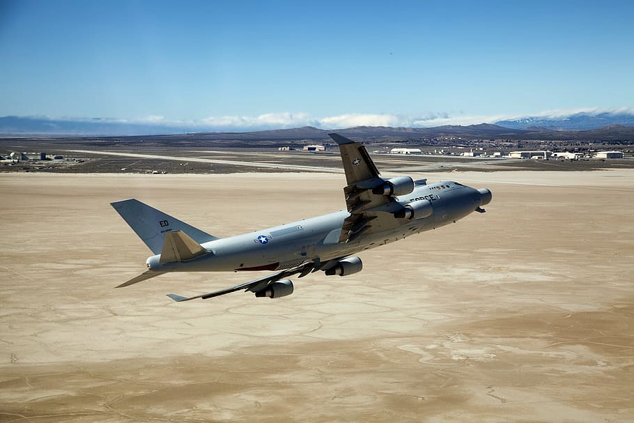 エドワーズ空軍基地 カリフォルニア 飛行機 航空機 ジェット 空軍 基地 山 風景 砂漠 Pxfuel