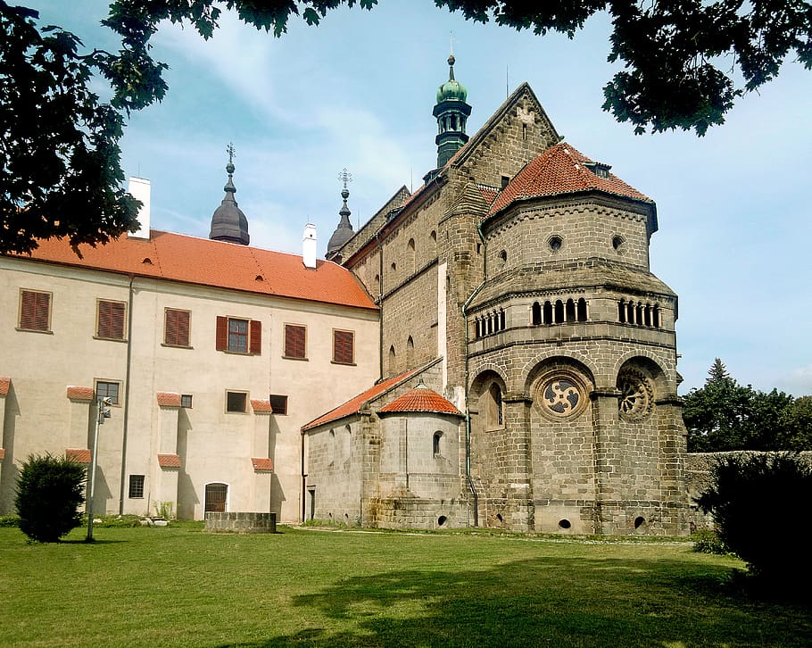 Republik Ceko, třebíč, Ceko, unesco, gereja, gaya romanesque, Basilika, Arsitektur, eksterior bangunan, struktur yang dibangun
