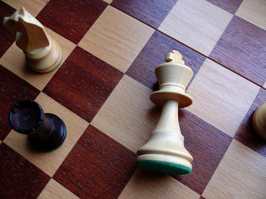 Chess Board, Chess Pieces, chess, checkmated, chess game, bauer, board game, lady, en passant, figures