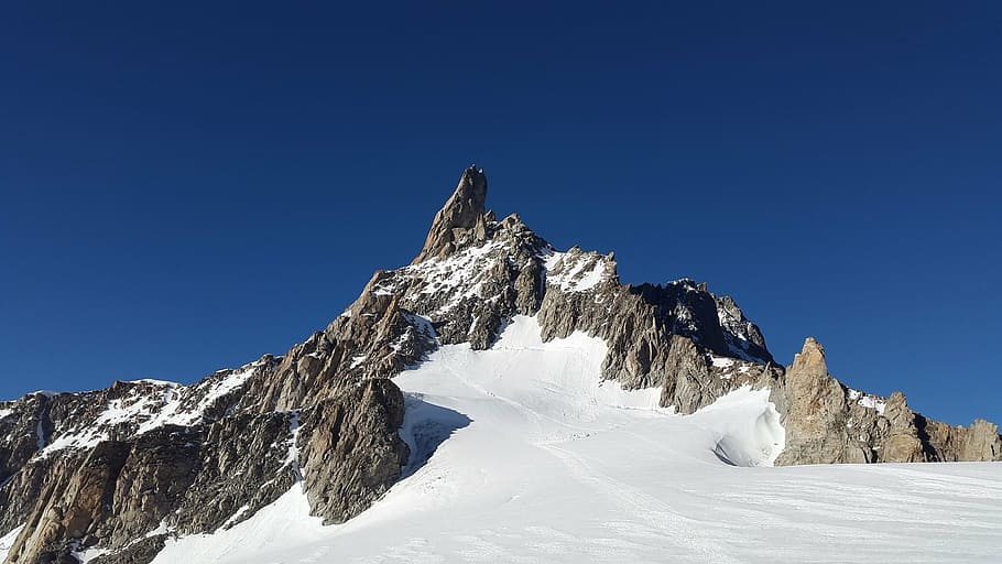 dent du géant, aiguille du géant, chamonix, series 4000, mountain, summit, rock points, exposed, landscape, snow