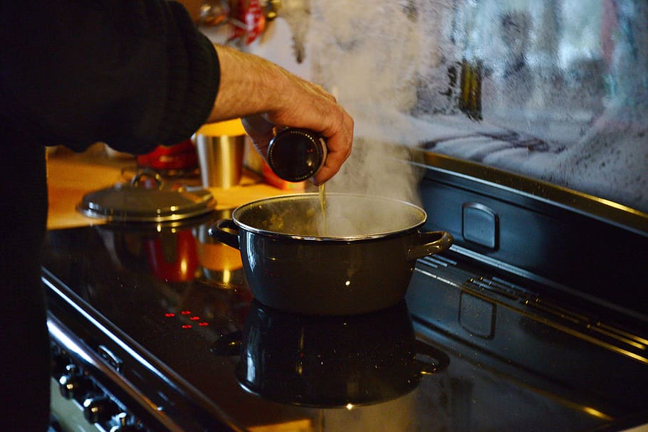 cooking, stew, stove, atmosphere, kitchen, food, food and drink, one person, hand, human hand