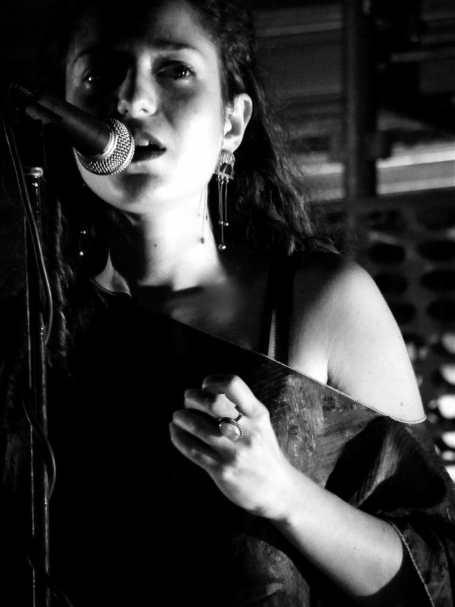 woman infront, microphone, Black And White, Voice, sing, singing, music, reading, girl, woman