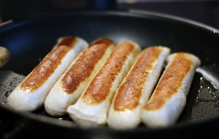 bratwurst, sausages, pan, sear, cook, grill sausage, delicious, tasty, food, heat