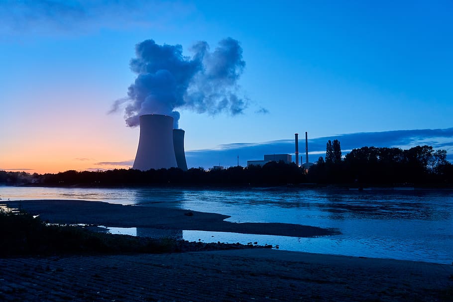 planta de energía nuclear, torre de enfriamiento, amanecer, hora azul, estado de ánimo, rin, río, marea baja, energía nuclear, energía atómica