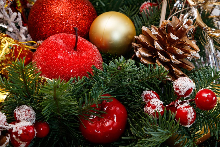 mainan pohon natal, cabang pohon cemara, malam tahun baru, perhiasan, musim dingin, bola malam tahun baru, perada, tahun baru, gambar natal, liburan