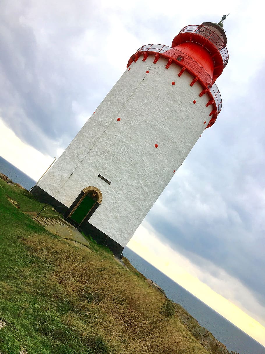 landsort lighthouse, öja, autumn, the stockholm archipelago, sky, cloud - sky, built structure, architecture, low angle view, nature