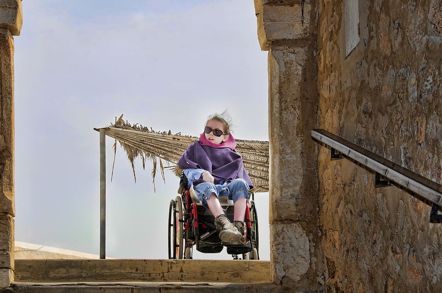 mujer, discapacidad, humanos, personajes, personas, discapacitados, al aire libre, sueño, equipo médico, silla de ruedas